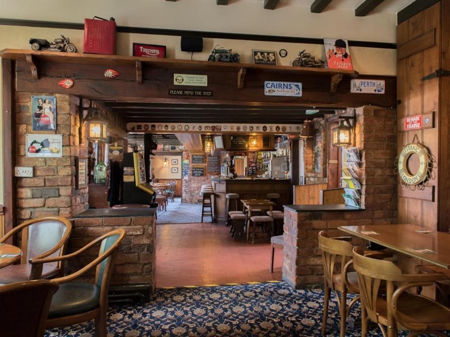 The Olde Peculiar Hotel Rugeley Exterior foto
